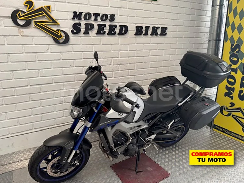 Yamaha MT-09 - Vista 18