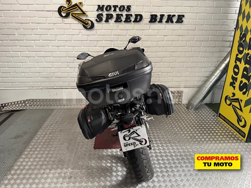 Yamaha MT-09 - Vista 22