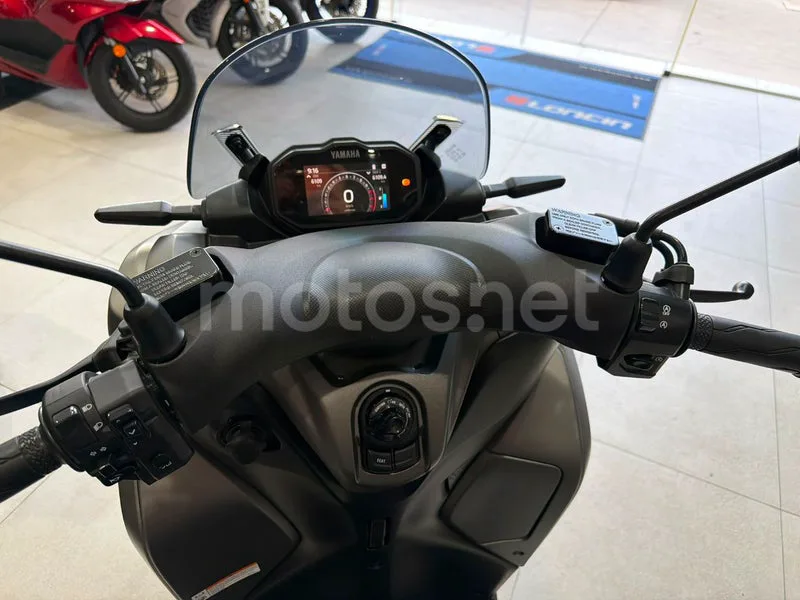 Yamaha Tricity 125 - Vista 9