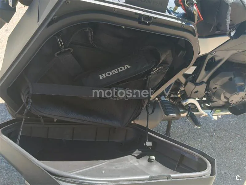 Honda NT1100 - Vista 10