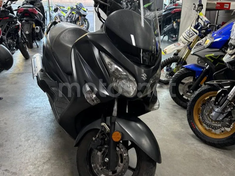Suzuki Burgman 125 - Vista 4