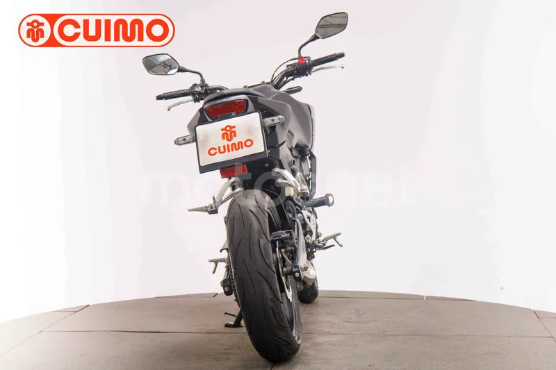 Honda CB125R - Vista 5