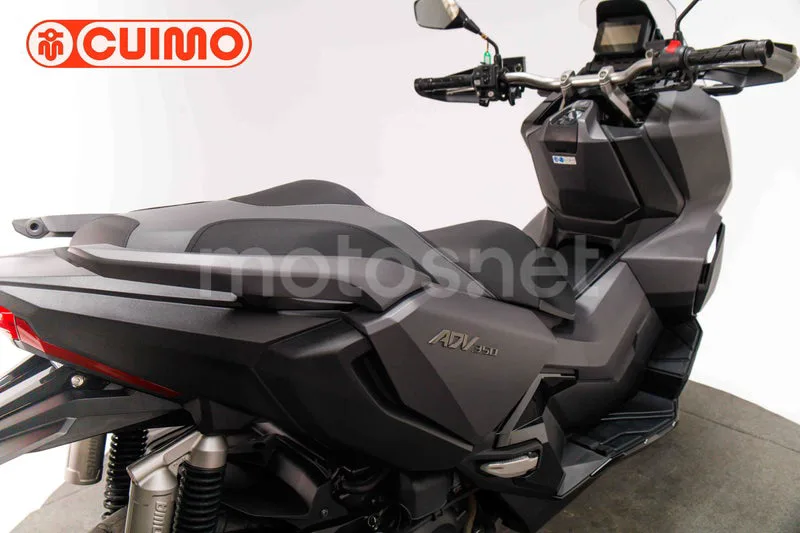 Honda ADV350 - Vista 16
