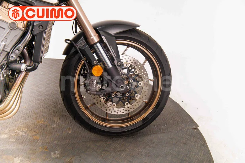 Honda CB650R - Vista 14