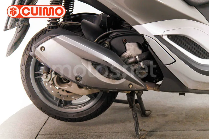 Piaggio MP3 Yourban 300 - Vista 14