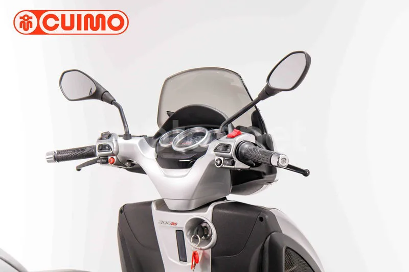 Piaggio MP3 Yourban 300 - Vista 16