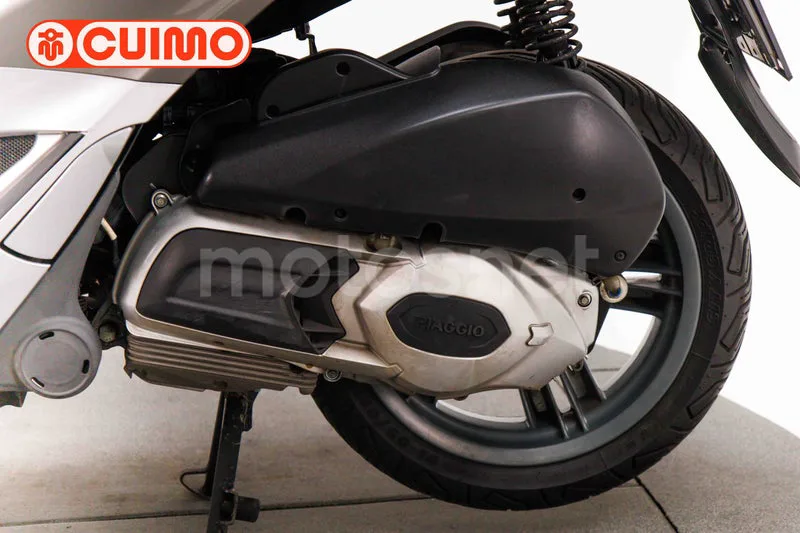 Piaggio MP3 Yourban 300 - Vista 22