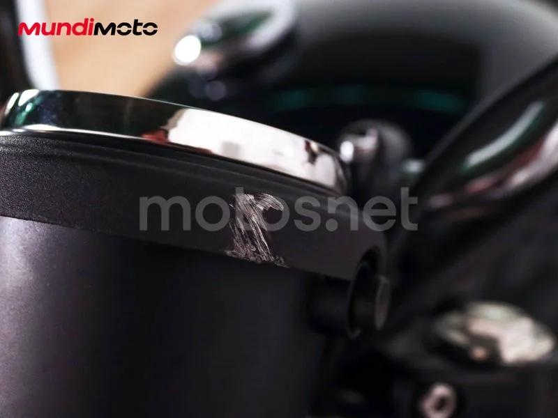 Triumph Bonneville T100 - Vista 36