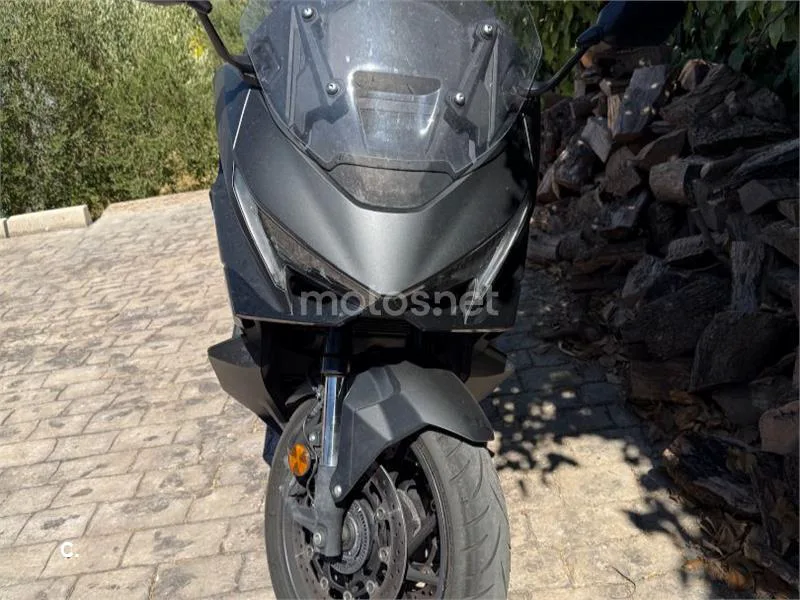 Honda Forza 750 - Vista 3