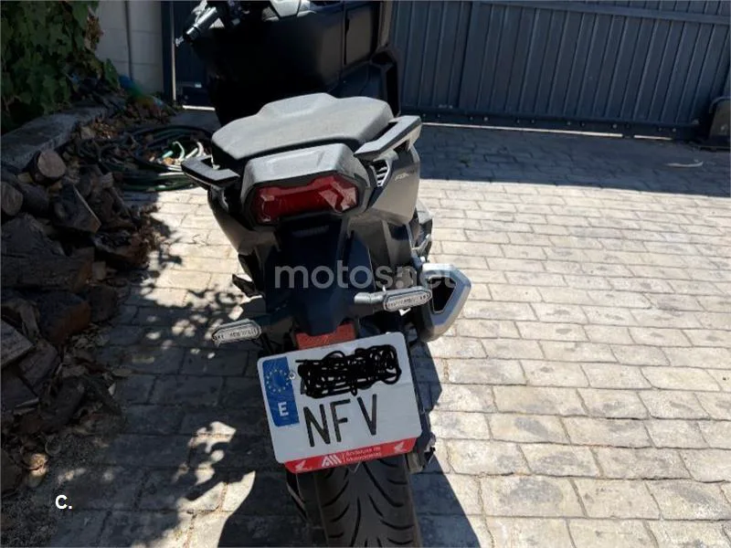 Honda Forza 750 - Vista 4
