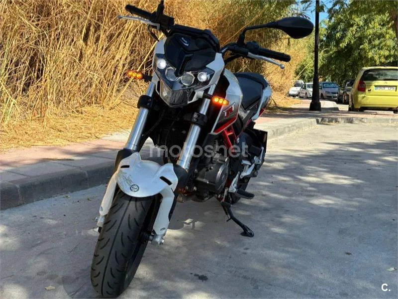 Benelli BN 125 - Vista 4