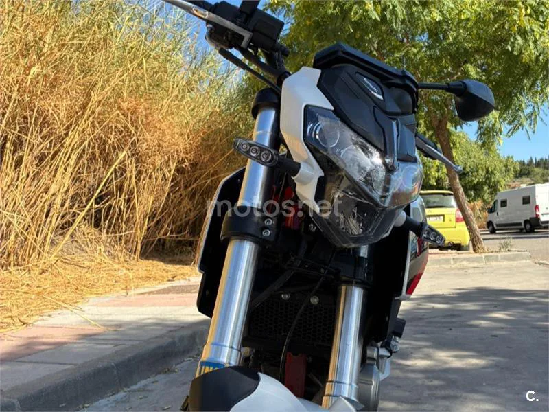 Benelli BN 125 - Vista 5