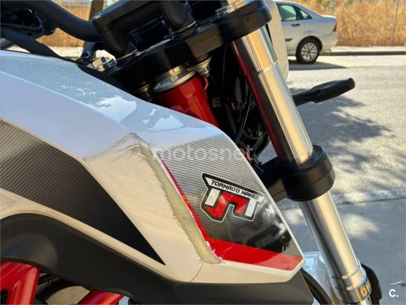 Benelli BN 125 - Vista 6
