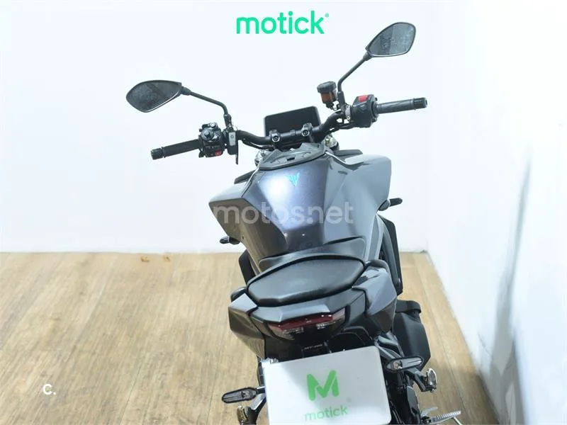 Yamaha MT-09 - Vista 6