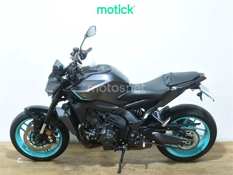 Yamaha MT-09 - Vista 7
