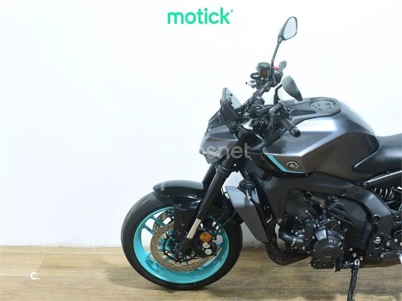 Yamaha MT-09 - Vista 8