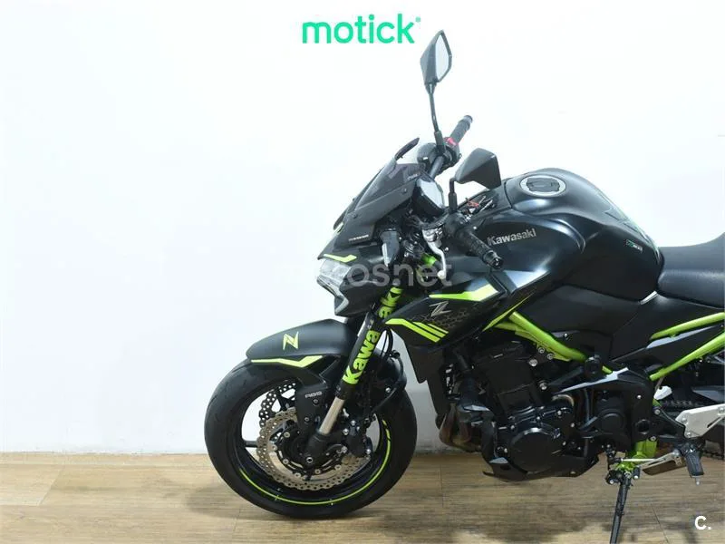 Kawasaki Z900 - Vista 8