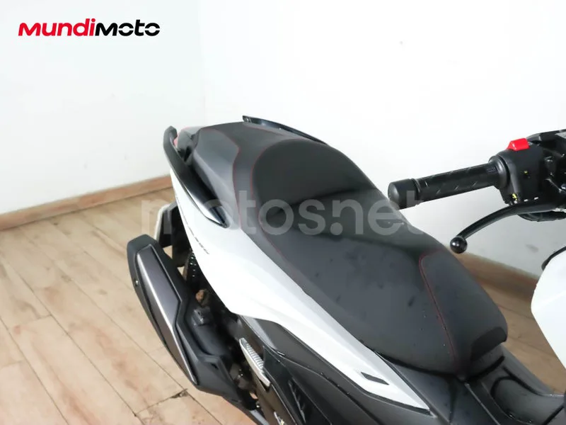 Honda Forza 350 - Vista 17