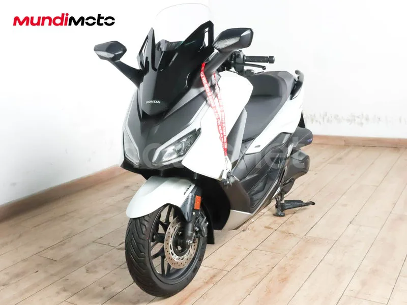 Honda Forza 350 - Vista 7