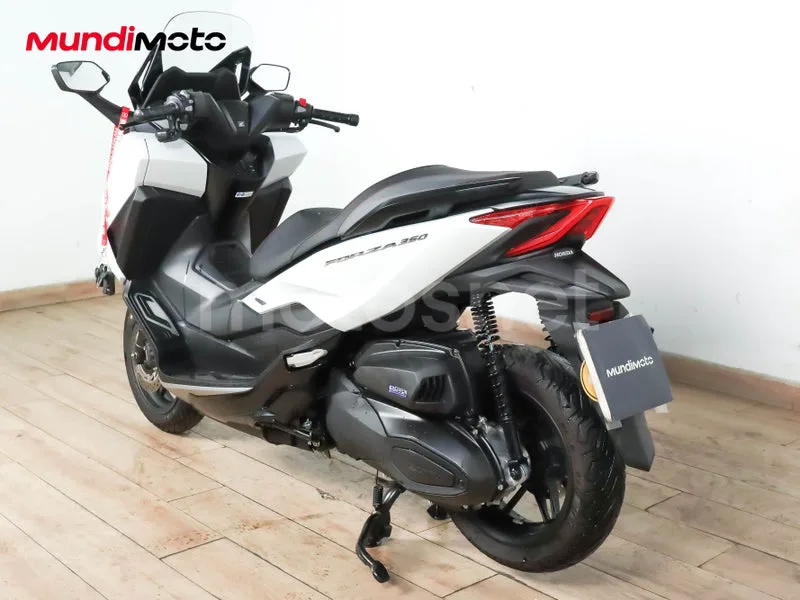 Honda Forza 350 - Vista 8