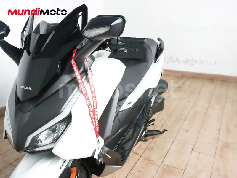 Honda Forza 350 - Vista 10