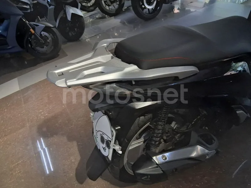 Honda SH125i - Vista 17