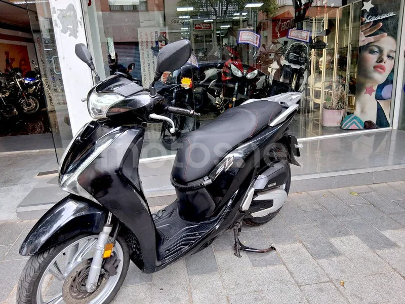 Honda SH125i - Vista 3