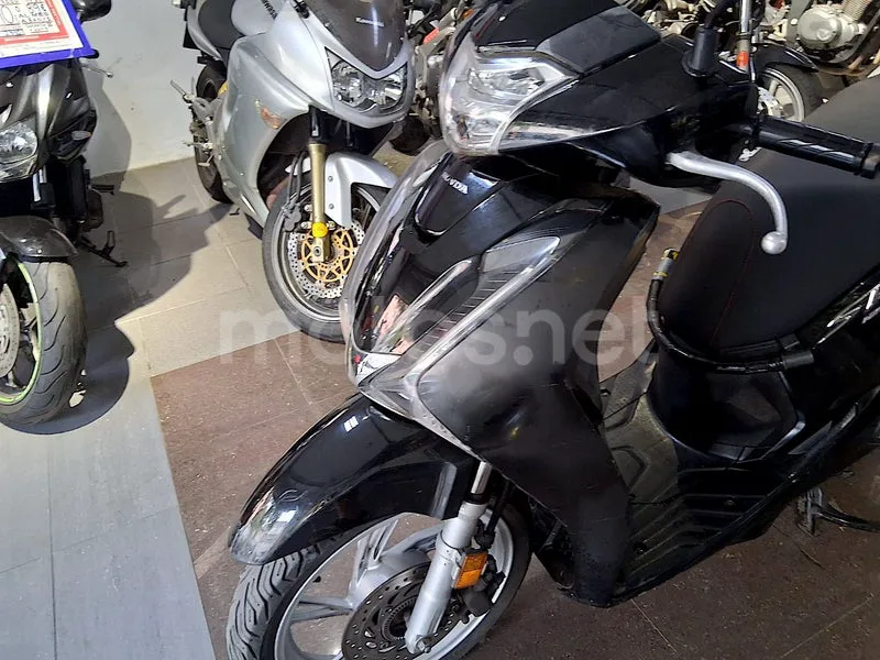 Honda SH125i - Vista 10