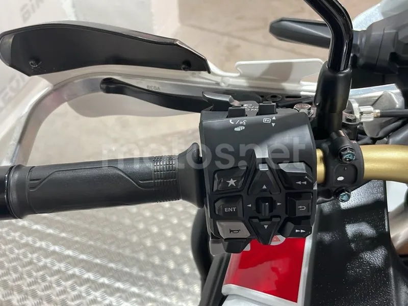Honda CRF1100L Africa Twin - Vista 15