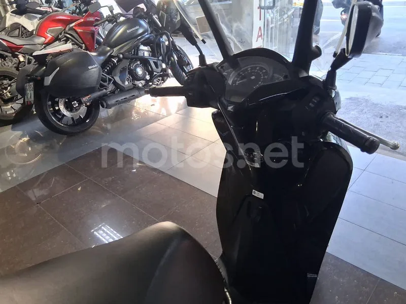 Honda SH125i - Vista 11