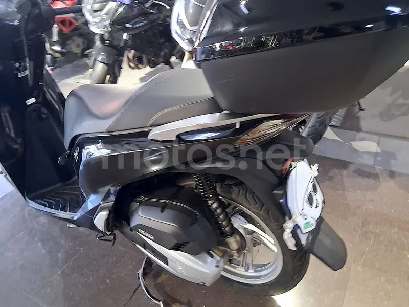 Honda SH125i - Vista 14