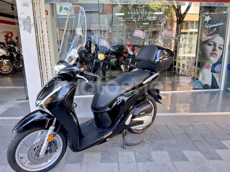 Honda SH125i - Vista 3