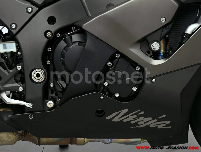 Kawasaki Ninja ZX-10R - Vista 5