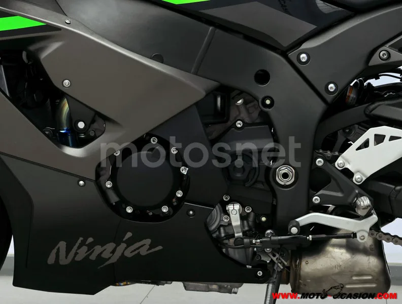 Kawasaki Ninja ZX-10R - Vista 10