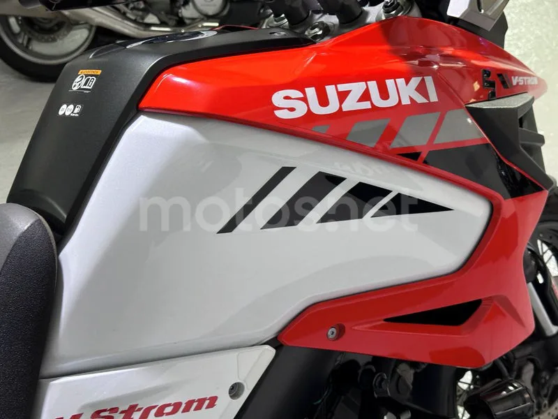 Suzuki V-Strom 1050 - Vista 11