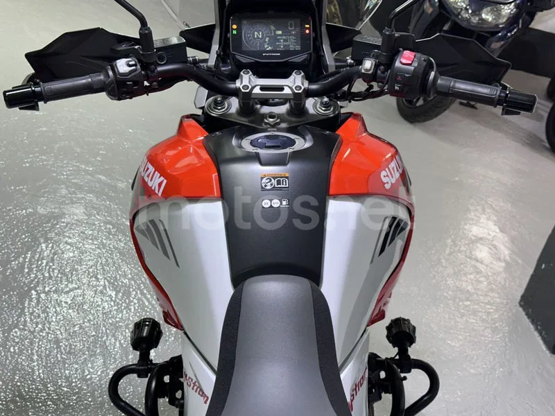 Suzuki V-Strom 1050 - Vista 13