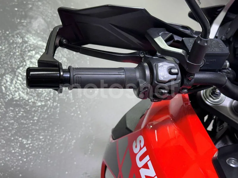 Suzuki V-Strom 1050 - Vista 15