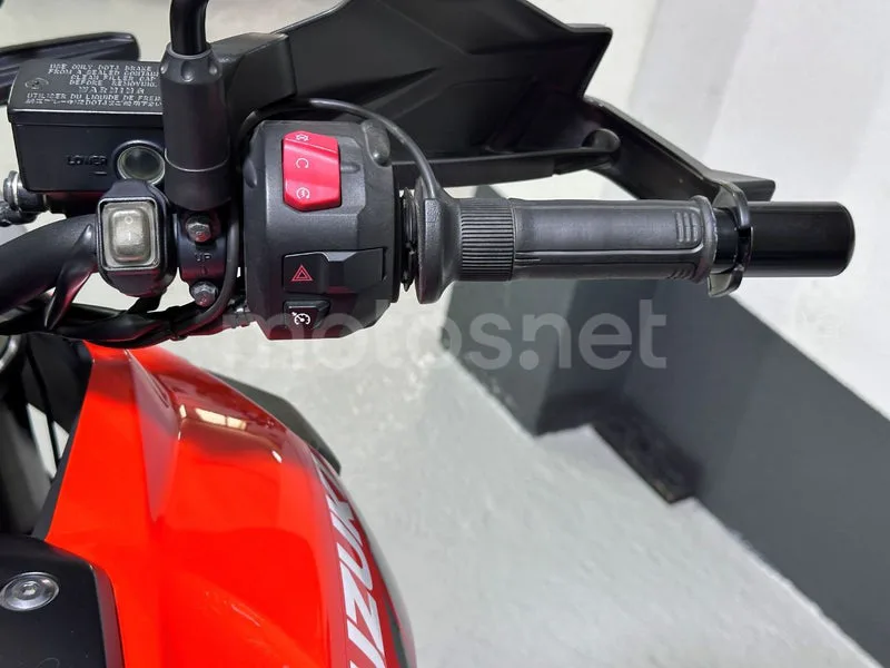 Suzuki V-Strom 1050 - Vista 16