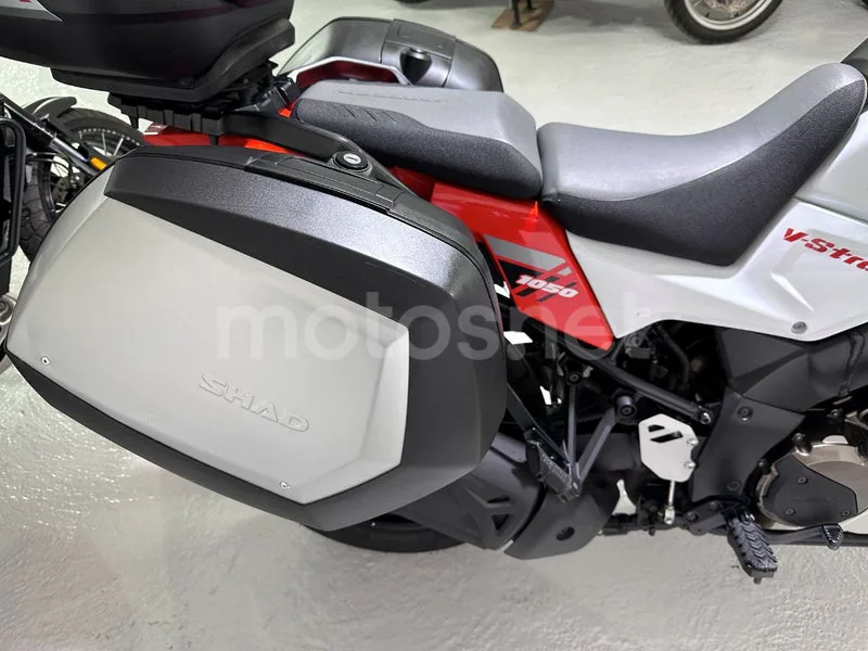 Suzuki V-Strom 1050 - Vista 18