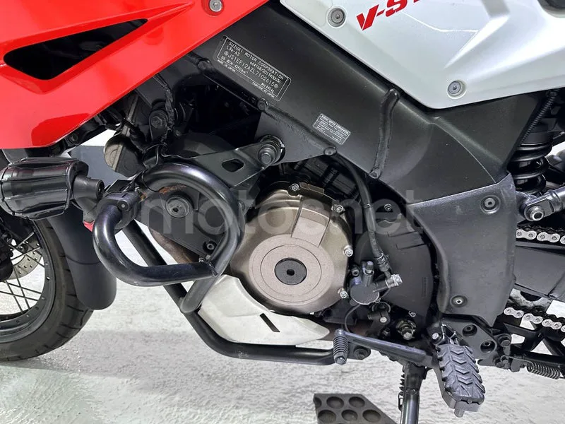 Suzuki V-Strom 1050 - Vista 20