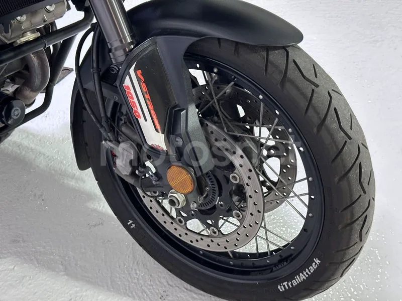 Suzuki V-Strom 1050 - Vista 22
