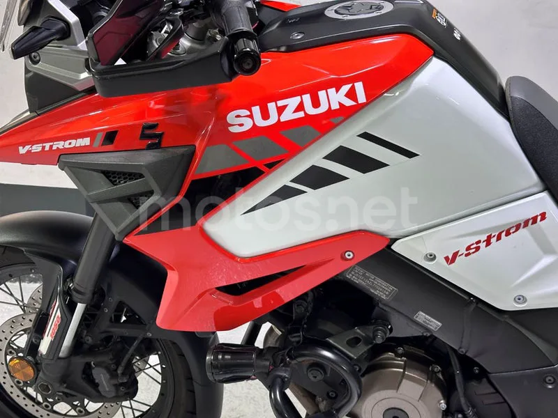 Suzuki V-Strom 1050 - Vista 9