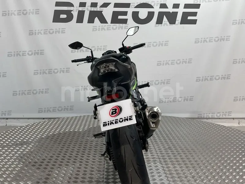 Kawasaki Z900 - Vista 6