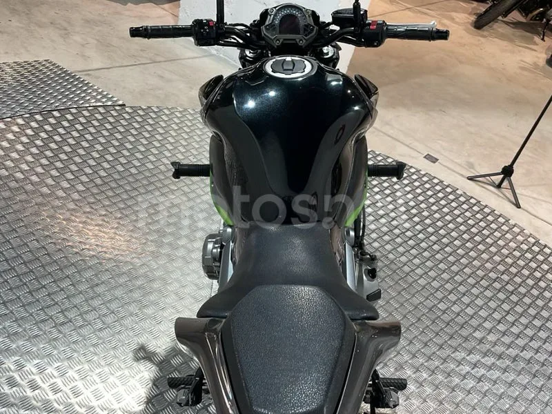 Kawasaki Z900 - Vista 7