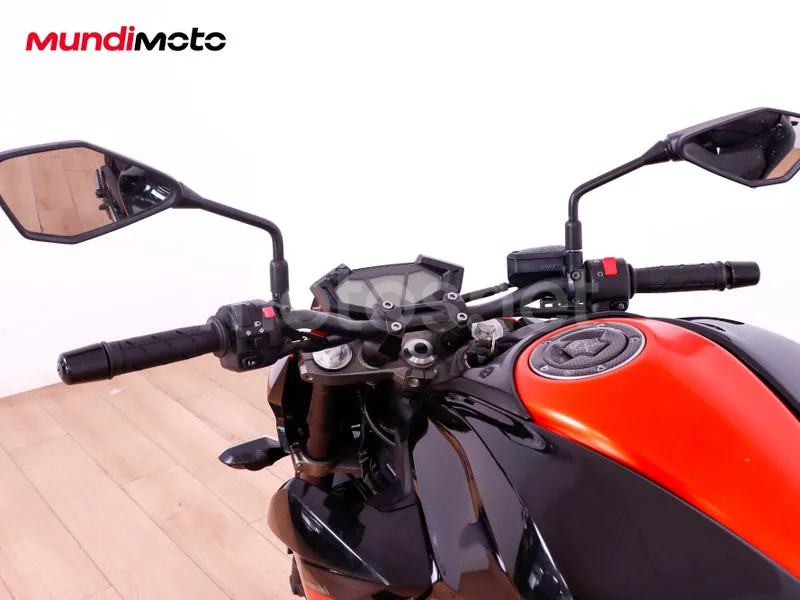 Kawasaki Z800 - Vista 11