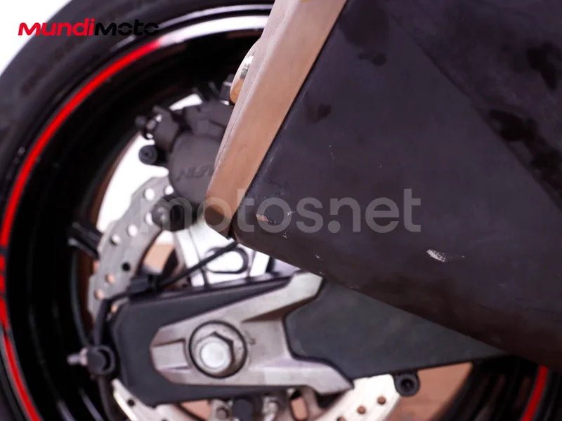 Kawasaki Z800 - Vista 40