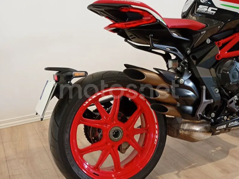 MV Agusta Dragster 800 - Vista 12