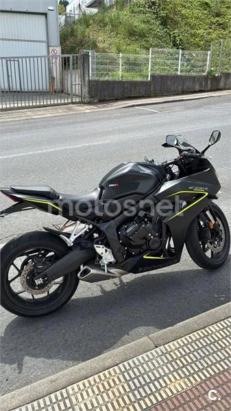 Honda CBR650R E-Clutch - Vista 4