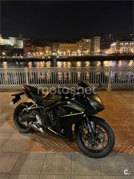 Honda CBR650R E-Clutch - Vista 7
