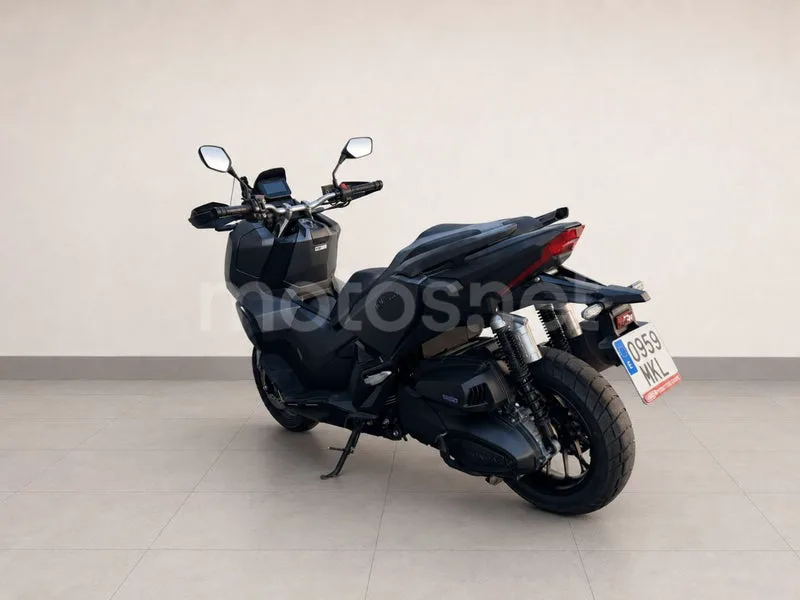 Honda ADV350 - Vista 11